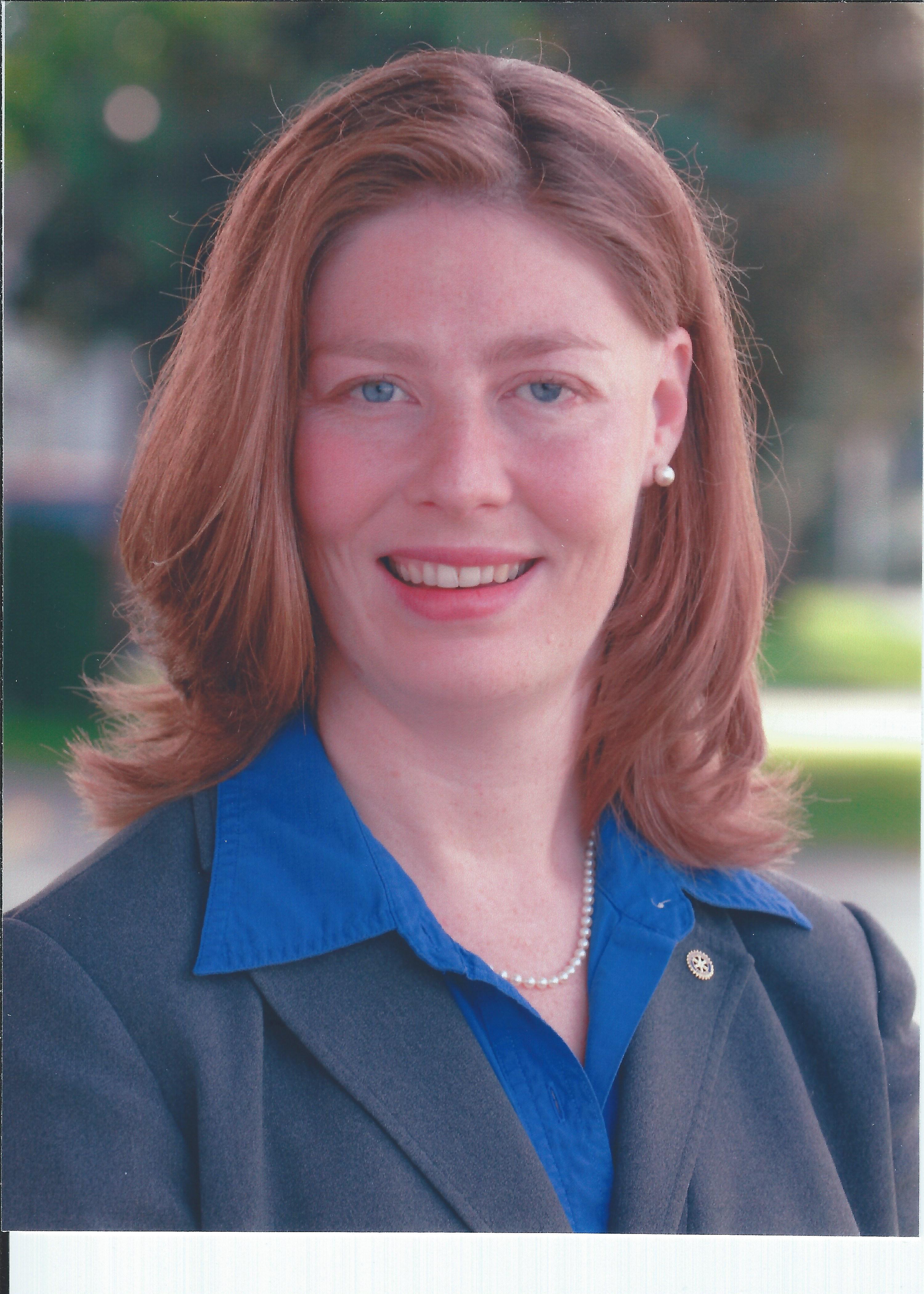 Image of Lindsey Holmes