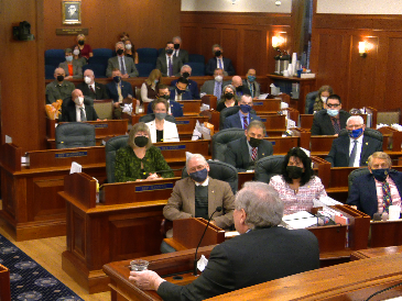 Chief Justice Daniel E. Winfree delivers the State of the Judiciary Address to the joint legislative body.